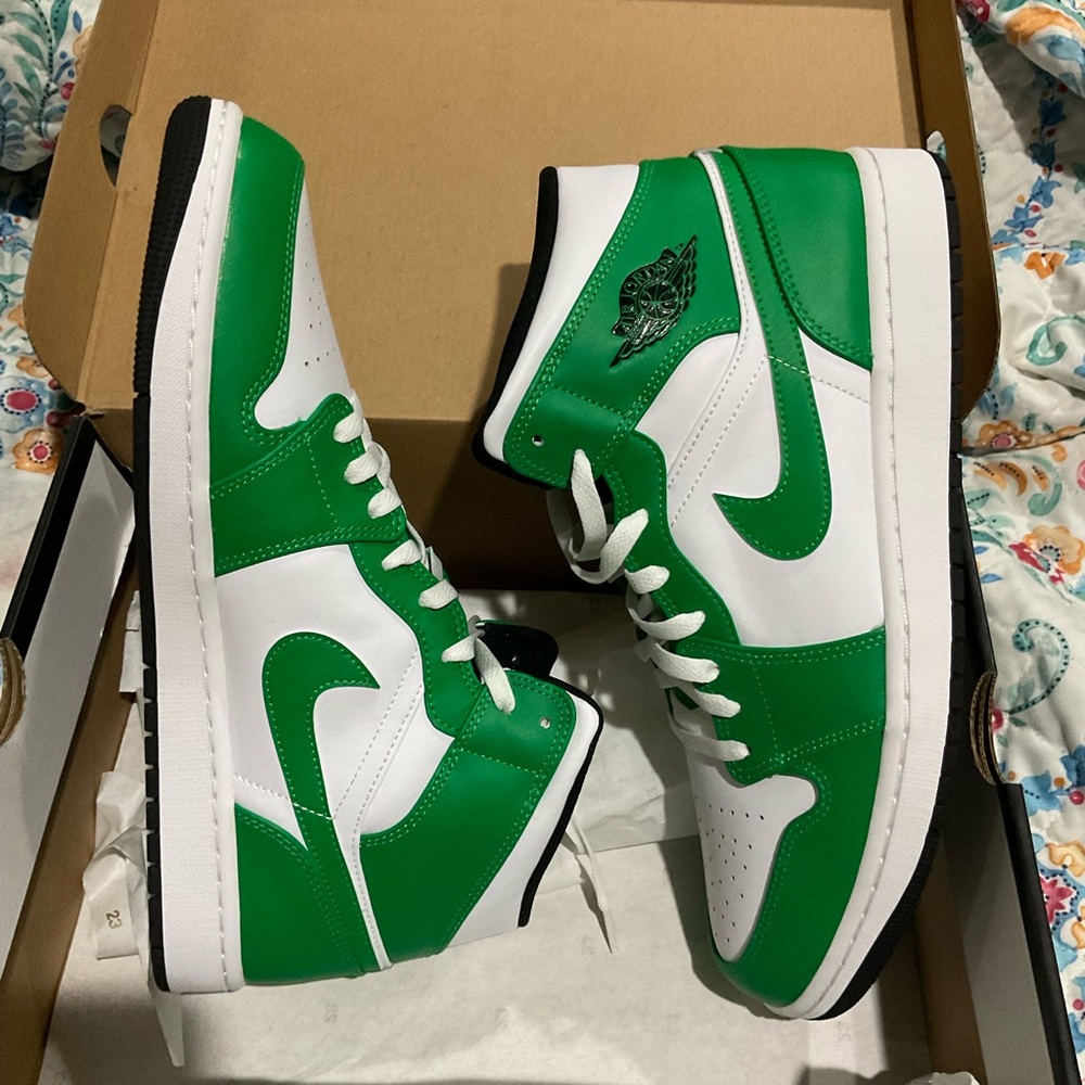 NEW Jordan 1s Mid